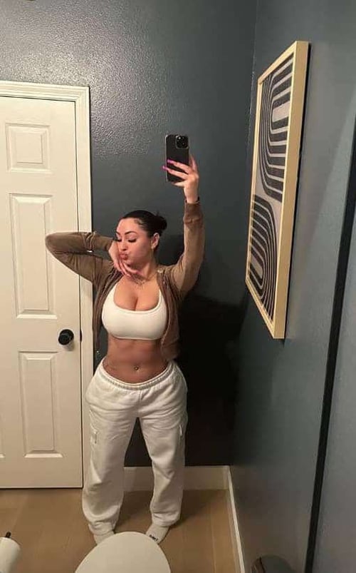 NAUGHTY HISPANIC GIRL NEXT DOOR AVAILABLE FOR ALL SERVICES YOU 646-494-3641 💋NEED