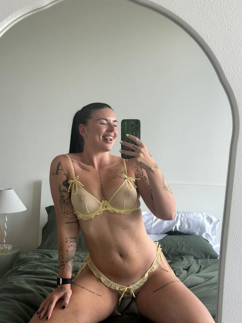 READY TO FUCK 🍆😍👅🥶
