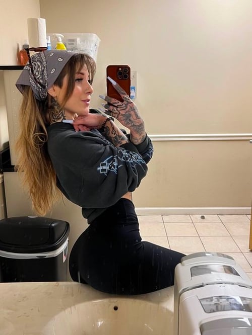 I take cash payments also 🍆🔥