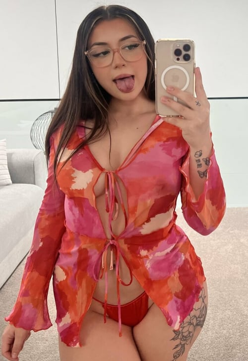 Hey sweethearts Looking for pleasure & unforgettable moments? I’m here for you 📲 +1 (419) 819-0139