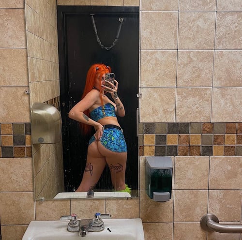 Are you ready to have fun with the sexiest girl👩💼in town that will give you unlimited fun