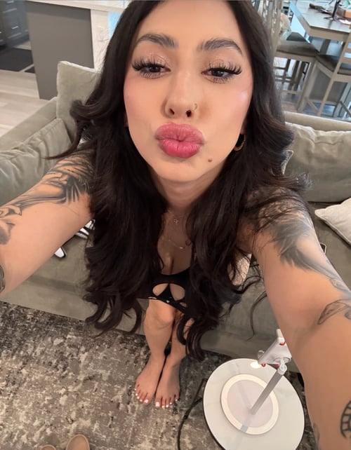 Hi , what up with you ? Hit me up if you’re down for fun , add me Telegram @Love_Baby27 HMU (201) 37