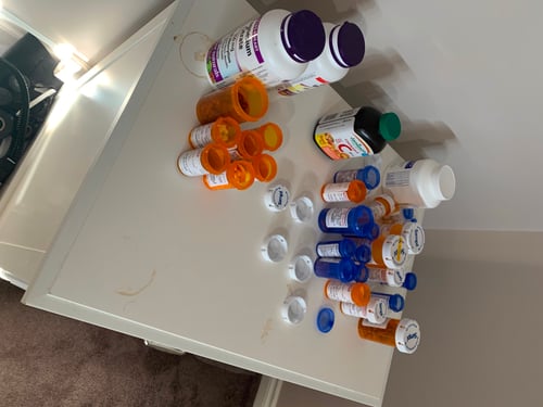 I’m Jeniffa🍑🍆 ,Sells Drugs❄️💊&weed Add me for hookup,couples fun,Bdsm