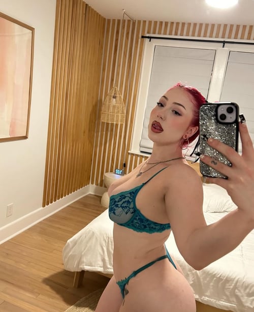 DISCREET HOOKUp / GIRLFRIEND EXPERIENCE FOR MATURE ADULTS AND COUPLES