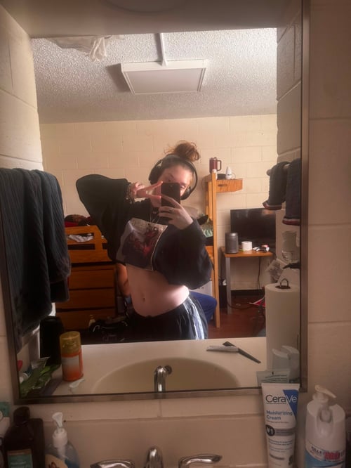 HORNY AND WET 🍑💦Telegram:sharayya4 iMessage: Sharayyahubbard@gmail.com
