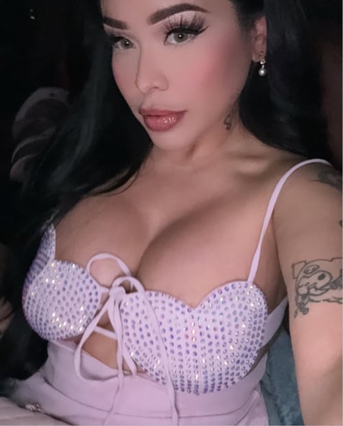 Snapchat:anastatia001 instagram:Anastasia _anderson01 Yo it’s Anastasia I squirt a lot and suck real