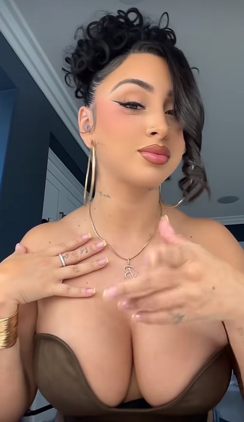 AVAILABLE FOR HOOKUP 24/7. READY TO PLAY AND ALWAYS READY FOR FUN.