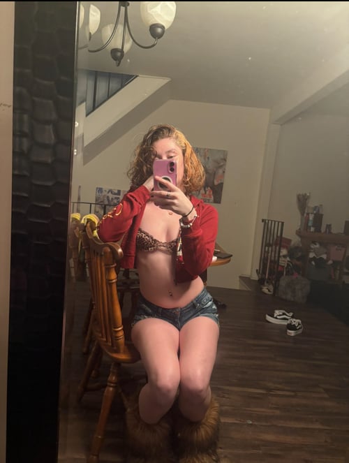 HORNY AND WET 🍑💦Telegram:sharayya4 iMessage: Sharayyahubbard@gmail.com