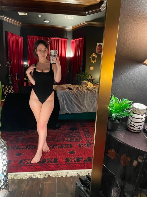 Petite, Passionate, and Discreet – Your Escape Awaits❤️