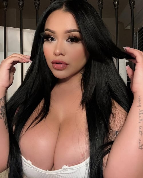 Yo it’s Angelina .. Snapchat: angelinakev569 Instagram :angelinakevin59 squirt a lot and suck real g