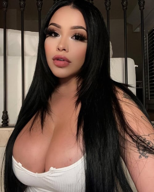 Yo it’s Angelina .. Snapchat: angelinakev569 Instagram :angelinakevin59 squirt a lot and suck real g