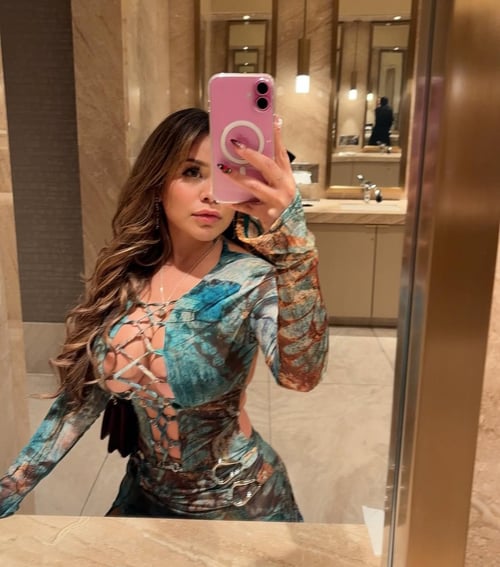 Snapchat:anastatia001 instagram:Anastasia _anderson01 Yo it’s Anastasia I squirt a lot and suck real