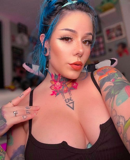 I am a Horny matured girl, I love squirting 💦 I wanna fulfill your widest sexual fantasies 👅