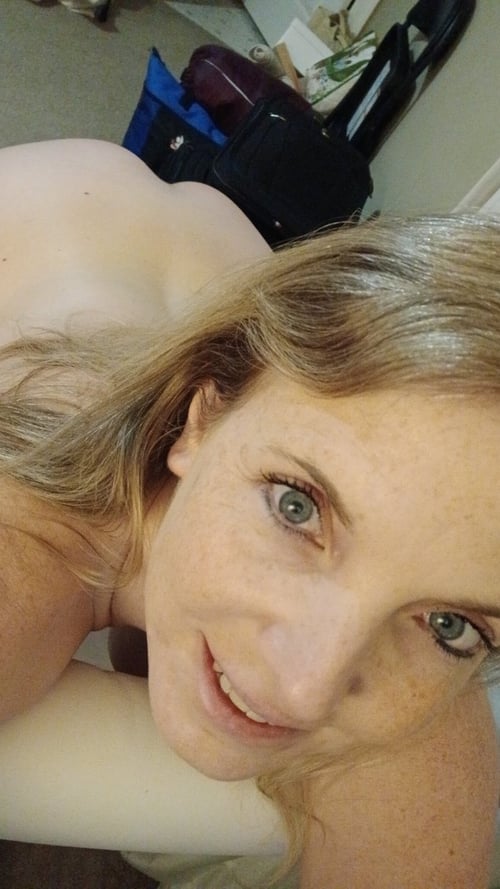 LOOKING STRESSED & WORN OUT ? LET ME RELIEVE YOU OFF ANY STRESS AND MAKE YOU CUM ...🍑🍑🍑💦🍆🍆🍆