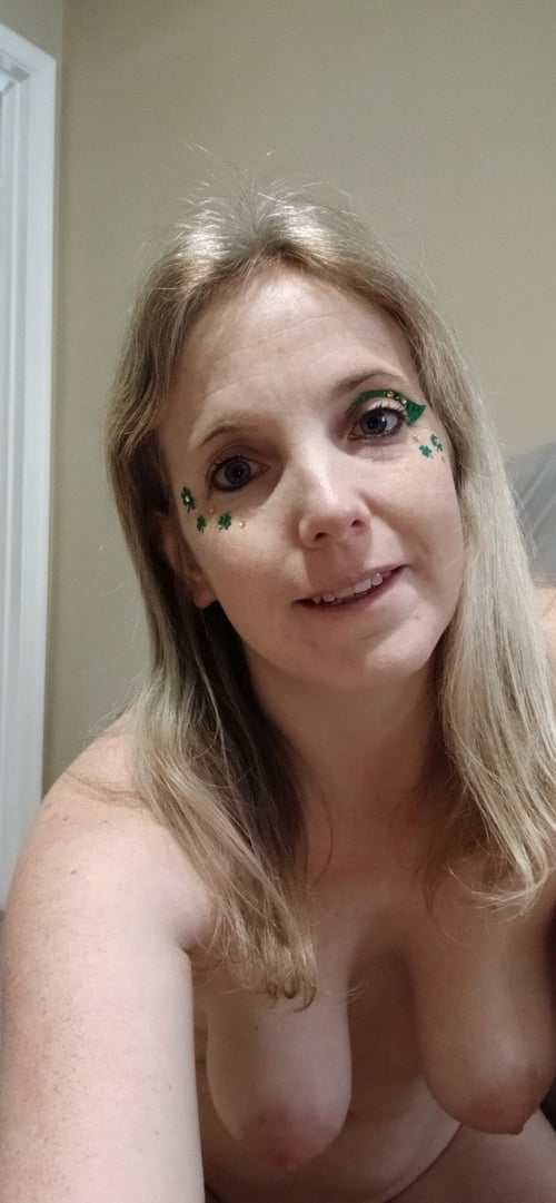 LOOKING STRESSED & WORN OUT ? LET ME RELIEVE YOU OFF ANY STRESS AND MAKE YOU CUM ...🍑🍑🍑💦🍆🍆🍆