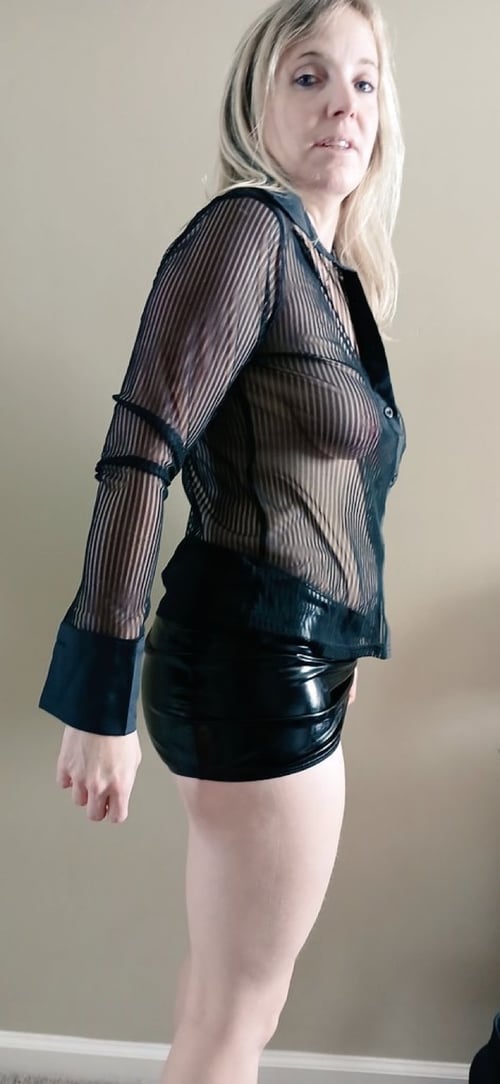 LOOKING STRESSED & WORN OUT ? LET ME RELIEVE YOU OFF ANY STRESS AND MAKE YOU CUM ...🍑🍑🍑💦🍆🍆🍆