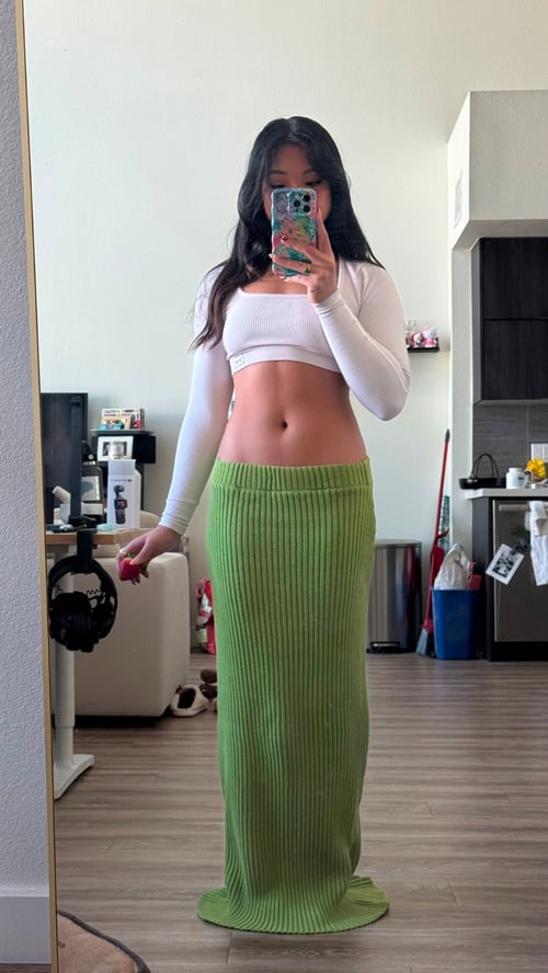 Your typical asian available for hook up and massage 💦👅👅💦