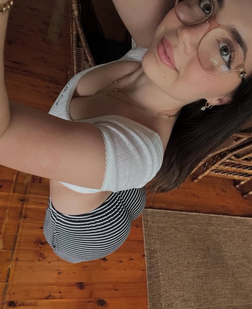 Hey sweethearts Looking for pleasure & unforgettable moments? I’m here for you 📲 +1 (419) 819-0139