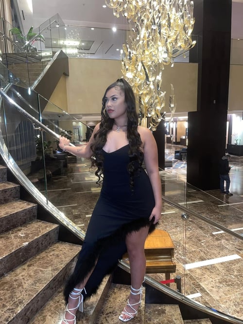 Upscale Latina bombshell 🥰
