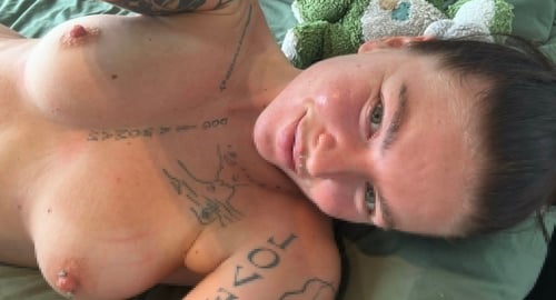 Sexy brunette 👱♀️wants Raw Sex👅💦😝🍑Hookup:hitme on snap - t.annah012