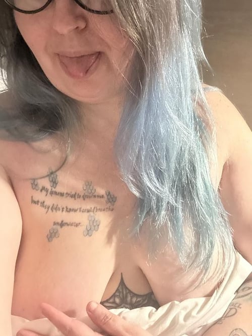 💋 Thick 💋 Thighs 💋 & Naughty 💋 Vibes 💋