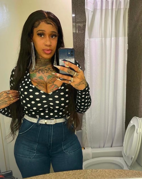 AVAILABLE FOR HOOKUP🤙👅❤️