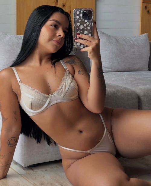 Only Cash hottie Emma is available to get naughty for you 24/7 text +1 (640)-888-9003