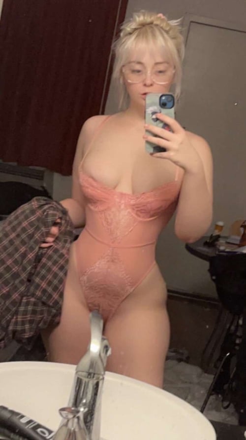 💙🤍THICKKKK AND CURVY🍑 2177648875