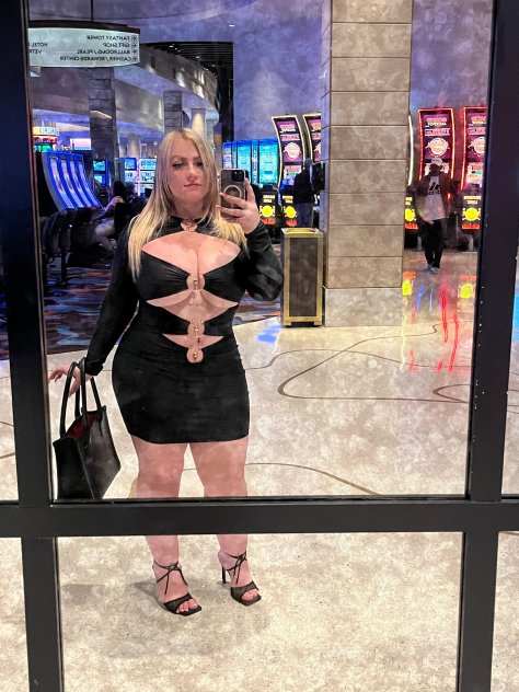 THICK BLONDE AVAILABLE 24/7