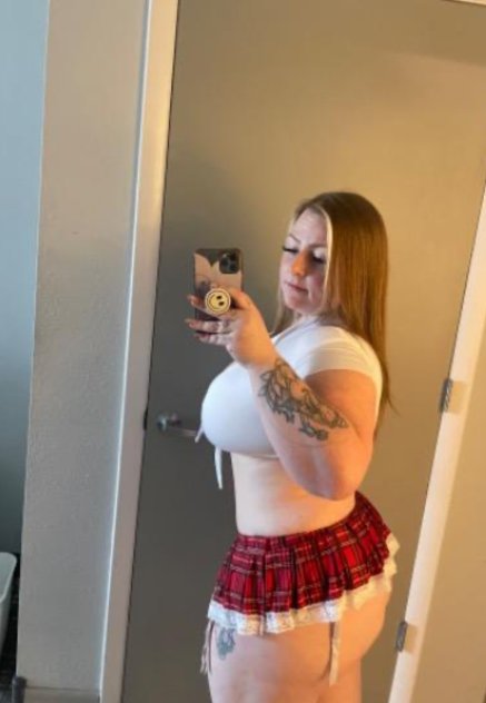 THICK BLONDE AVAILABLE 24/7