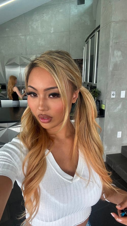 I squirt💦💦 and I’m ready to have some fun 🥰🤗 hmu for an unforgettable experience 🍒