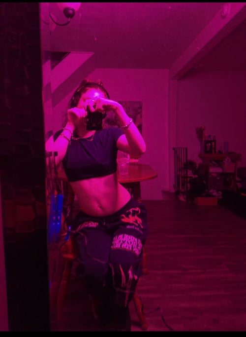 HORNY AND WET 🍑💦Telegram:sharayya4 iMessage: Sharayyahubbard@gmail.com