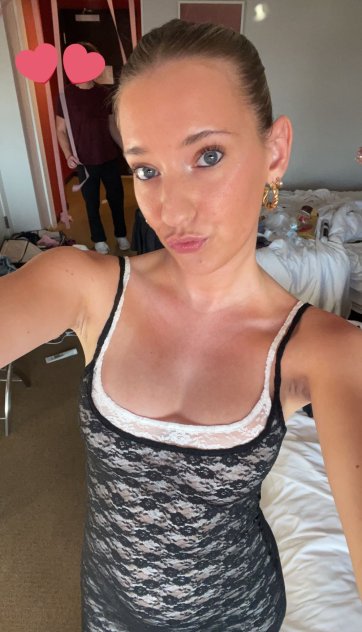 Ella the sexy goddess and naughty girl next door. Let's get naughty🫦