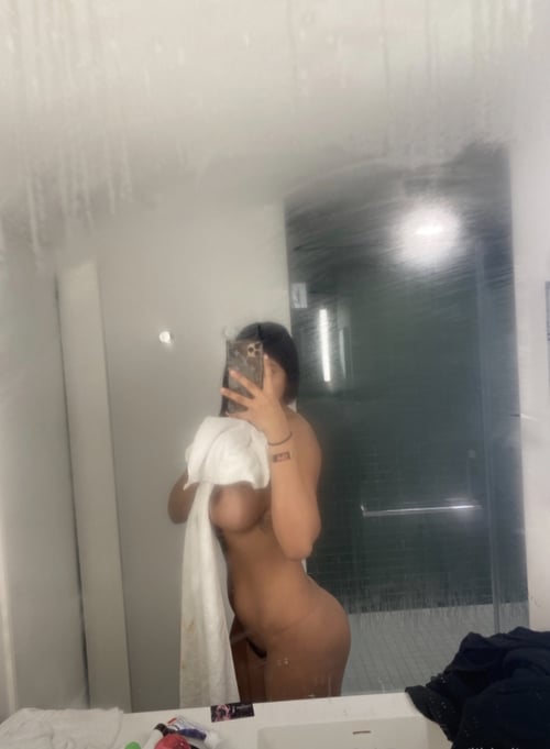 Body massage: Where Soothing Meets Seduction – Your Body Will Thank You. Snapchat: Vibemelt