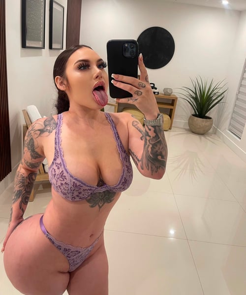 LET ME RELIEVE YOU OFF ANY STRESS WITH HAPPY ENDING CASH 🍑💦💦🍆🍆👅👅🍆