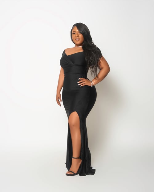 Elite Funsized Big Booty- Upscale Model & Adult Entertainer - Verified