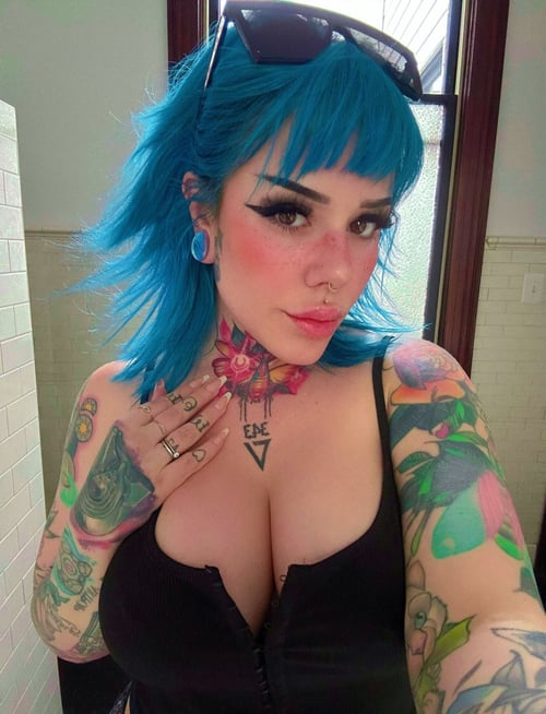HMU 🤙 I’m Available all day and night let’s have some fun 🤩