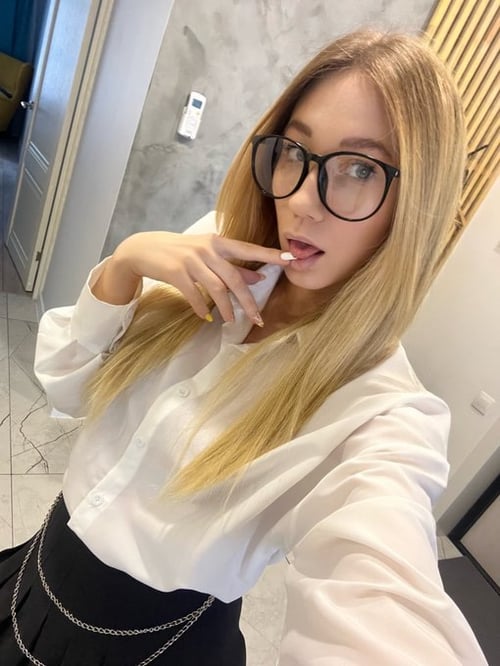 I’m available 24/7 incall/outcall and car sex 🍑 💦