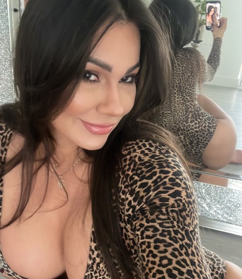 Available for both incall and outcall service