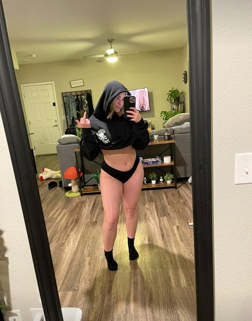 I’m available for both incalls and outcalls 24/7… HMU for my rates