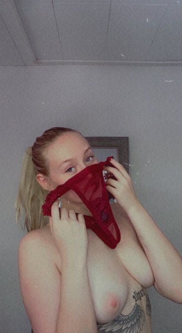 Discreet sex with Caucasian sexy girl