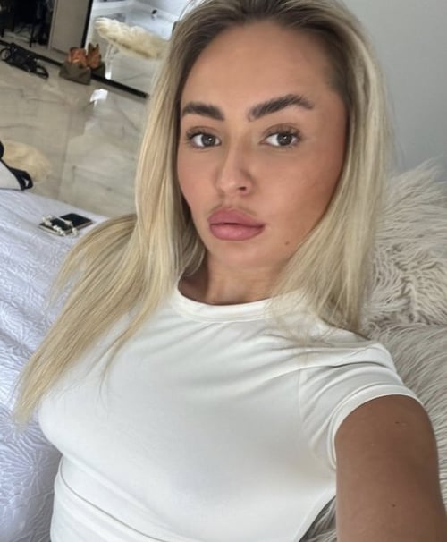 Clean pusxy , shaved Raw, an@l, massage,*.. I’m available all day