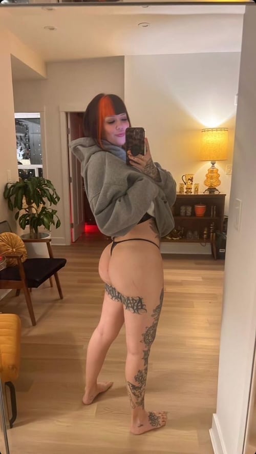 I like to have fun 💕with someone that has great sense of humor and I’m fun to be with🥰🥰. My servi