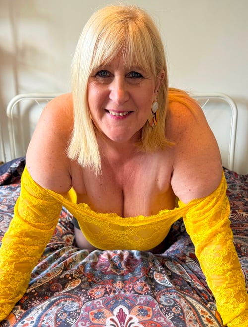 A truly filthy MILF ready to fulfil your every fantasy. Mature, sexy and very horny 59 year old.