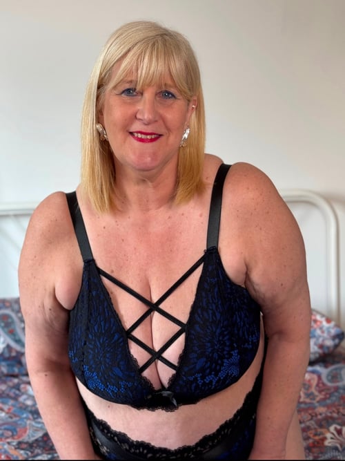 A truly filthy MILF ready to fulfil your every fantasy. Mature, sexy and very horny 59 year old.