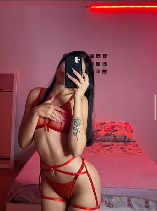 Latina available to please you face to face payment (470) 480-4190