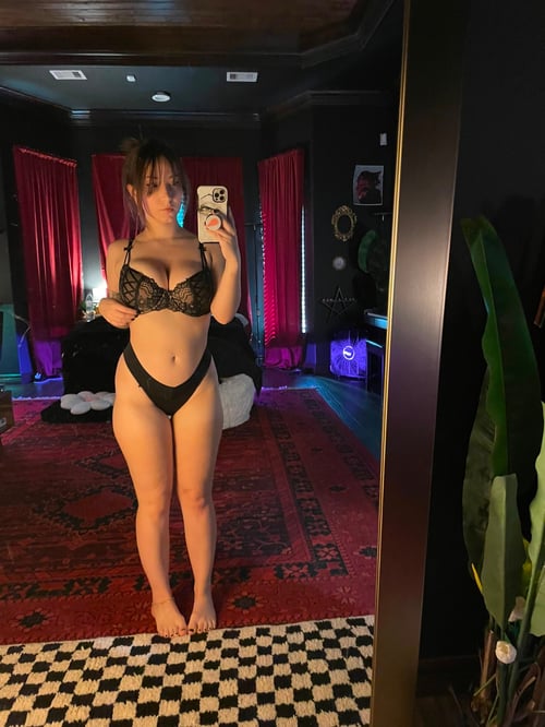 Asian-Girlfriend Experience💕 Clean, Classy, and Ready to Satisfy