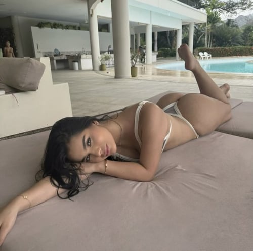 Natural. 100% Real. Latina Papi
