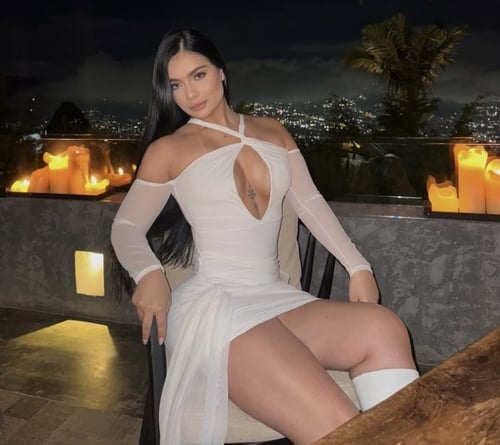 Natural. 100% Real. Latina Papi