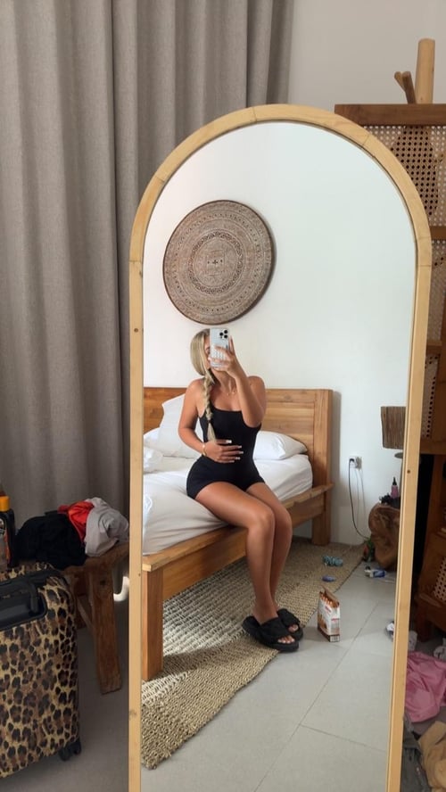 Latina available to please you face to face payment (470) 480-4190